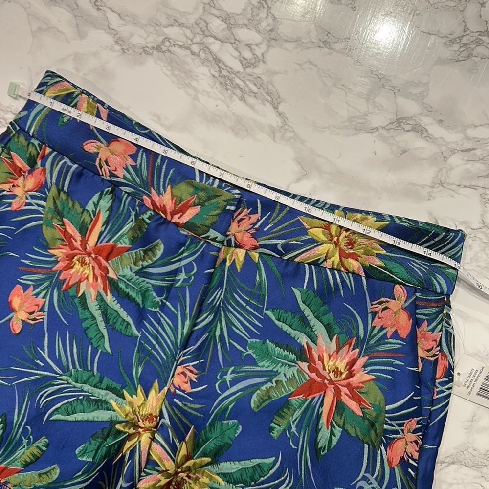 NWT! CeCe Floral Tropical Shorts - Picture 11 of 11
